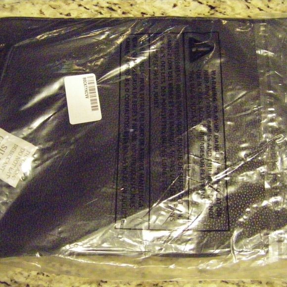 Juicy Couture Pet Carrier Crown Black Faux Suede Small Dog Cat Carrier 10 lbs. - Picture 8 of 15